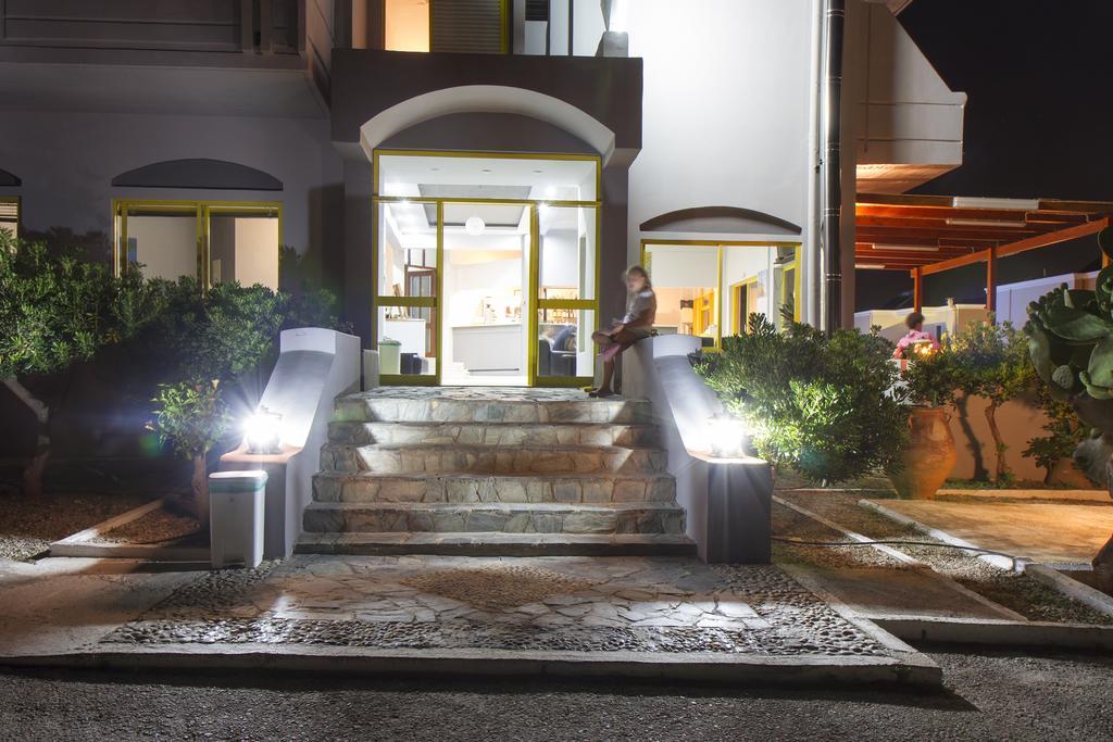 Nereides Hotel Колимвари Екстериор снимка