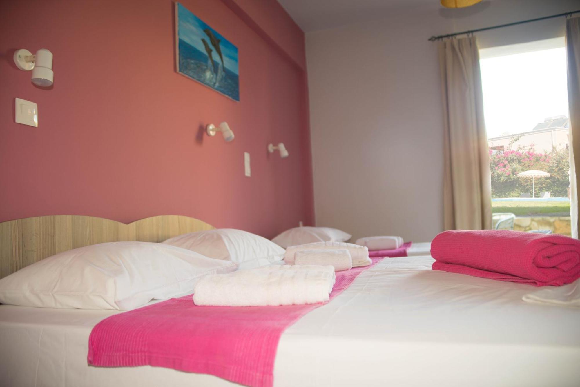 Nereides Hotel Колимвари Екстериор снимка