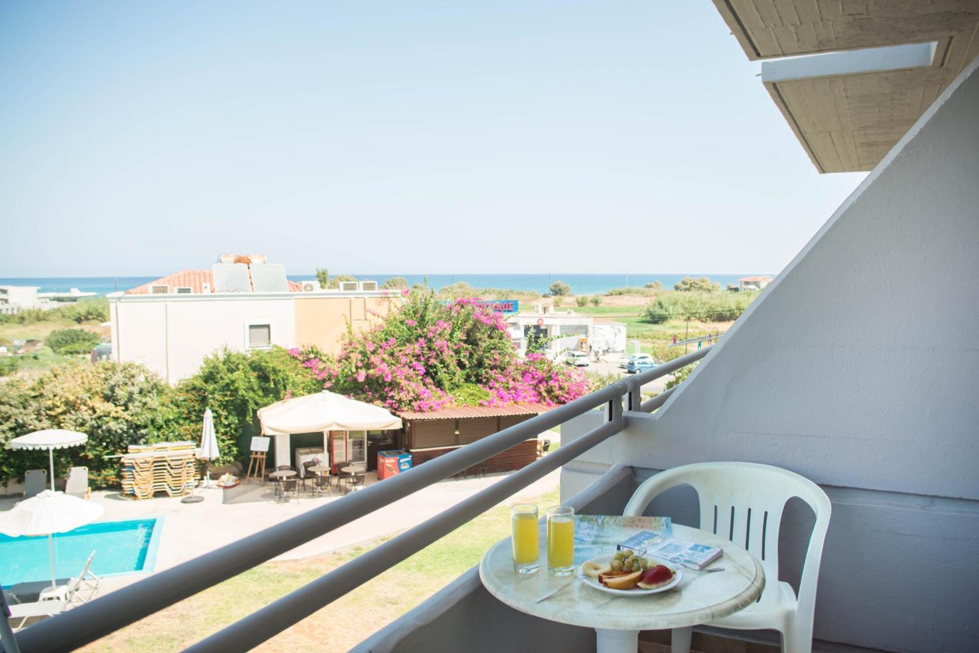 Nereides Hotel Колимвари Екстериор снимка